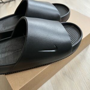 Nike Women’s Calm Slides Size 8